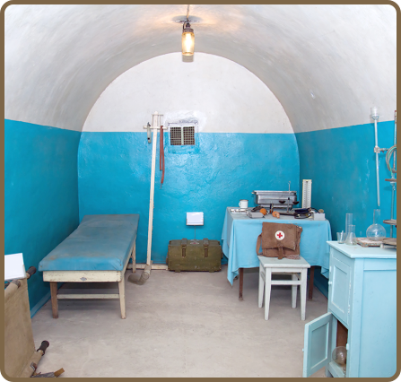 Une chambre dans un bunker. 