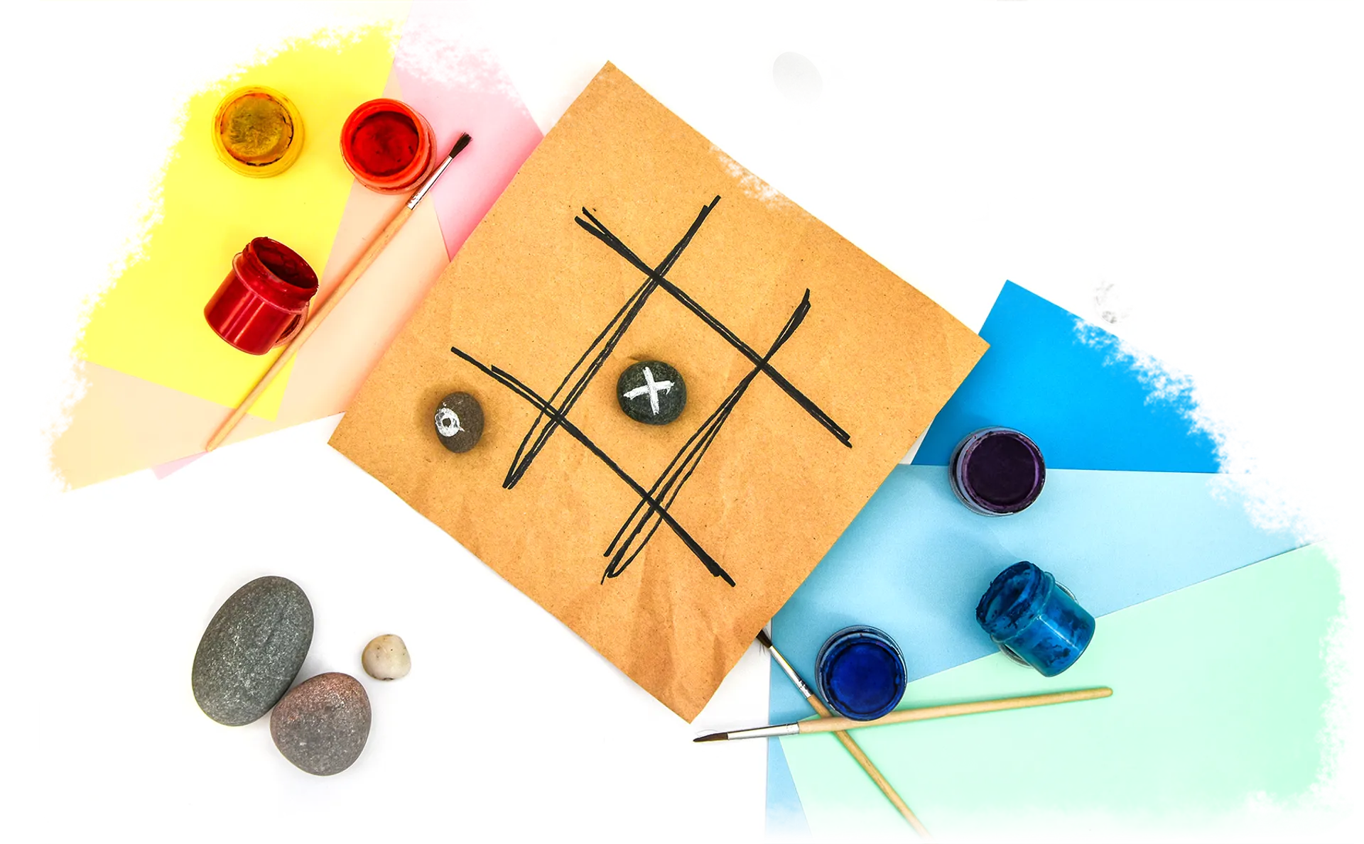 Image d’un jeu de tic-tac-toe fabriqué à l’aide de matériaux réutilisés.